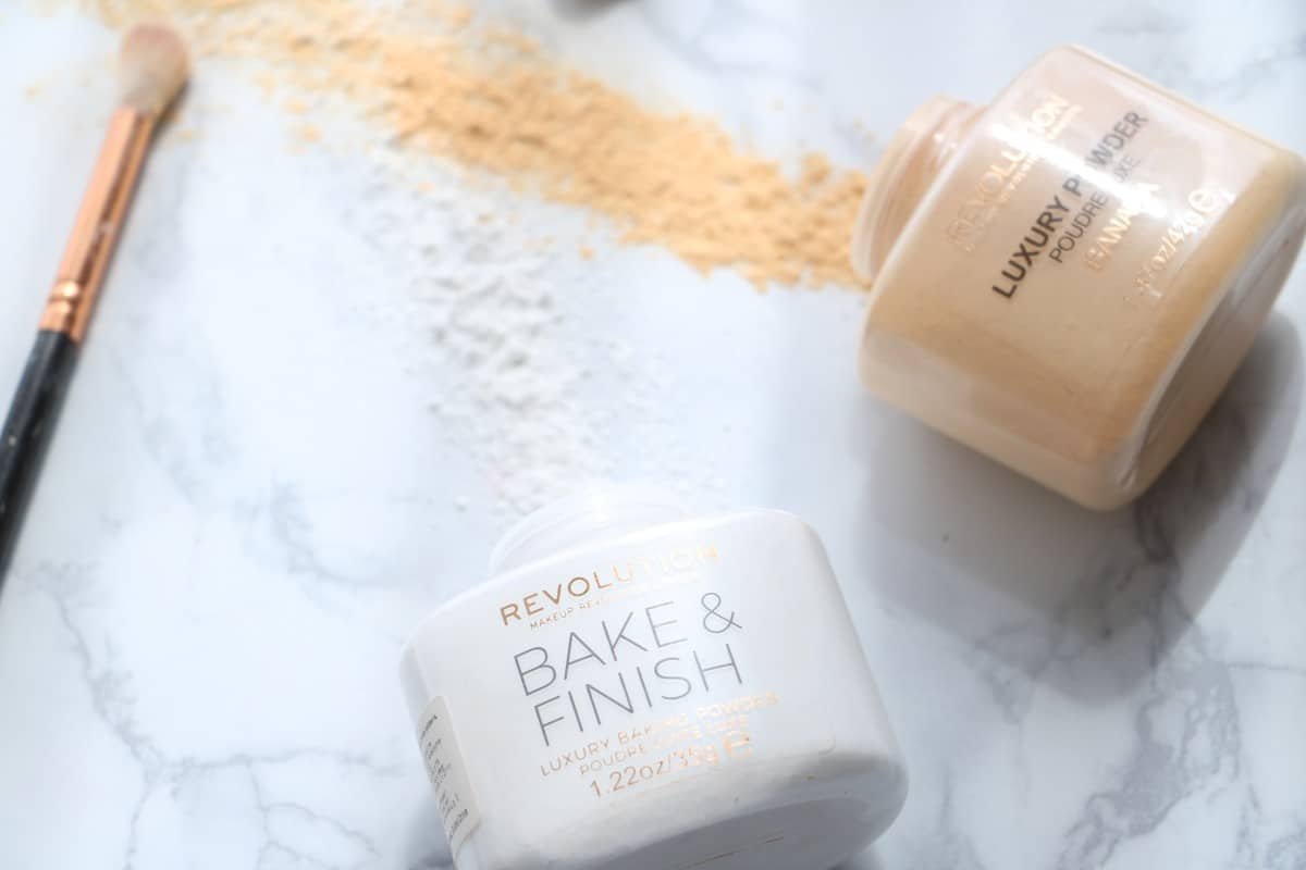 Makeup Revolution Ghost Finish vs Luxury Baking Powder